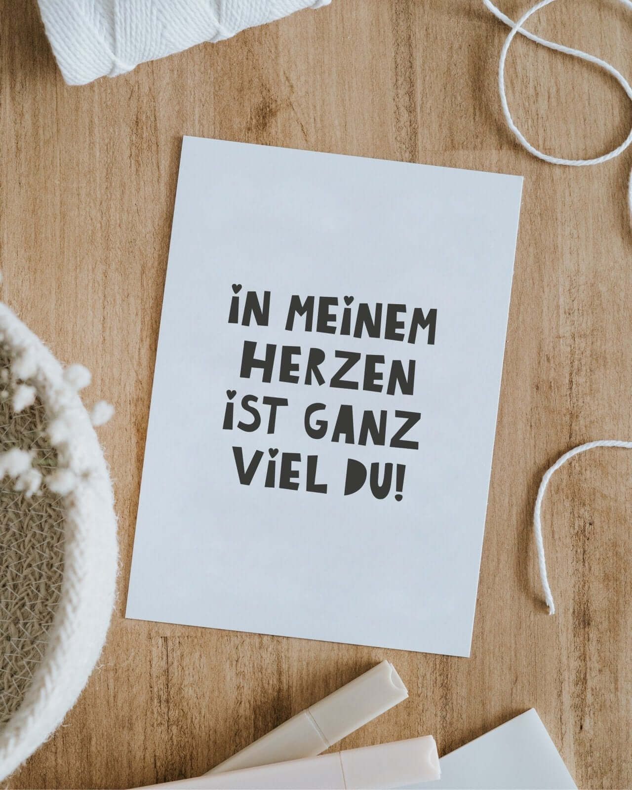 Postkarte mit Spruch und motiv In meinem Herzen in schwarz weiss