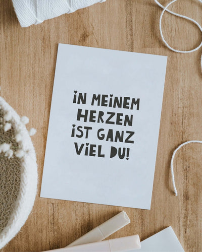 Postkarte mit Spruch und motiv In meinem Herzen in schwarz weiss