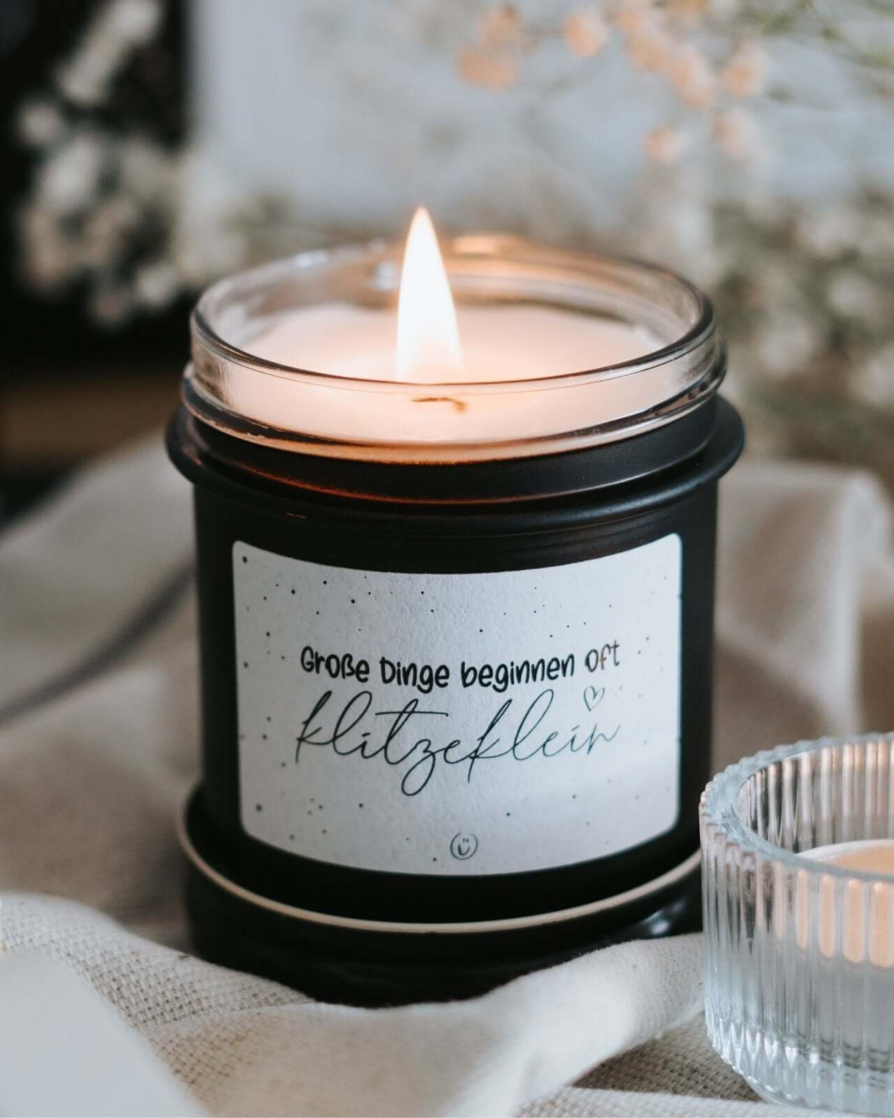 Kerze im Glas mit Spruch oder Motiv Klitzeklein in schwarz weiss