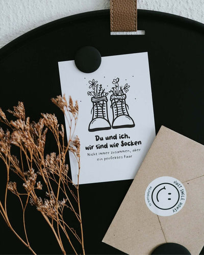 Postkarte mit Spruch und motiv Du und ich in schwarz weiss