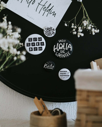 Magnete mit Spruch oder Motiv Simsalabim · groß in schwarz weiss