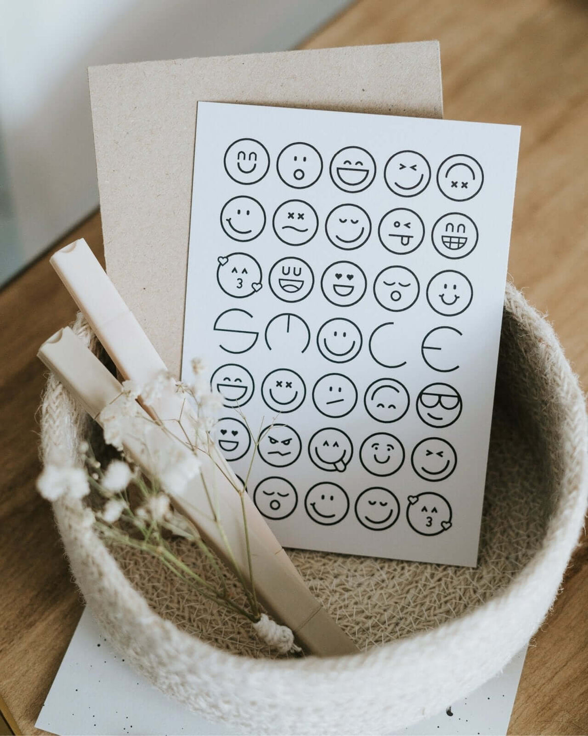 Postkarte mit Spruch und motiv Smile in schwarz weiss