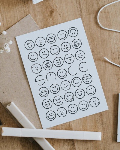 Postkarte mit Spruch und motiv Smile in schwarz weiss