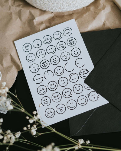 Postkarte mit Spruch und motiv Smile in schwarz weiss