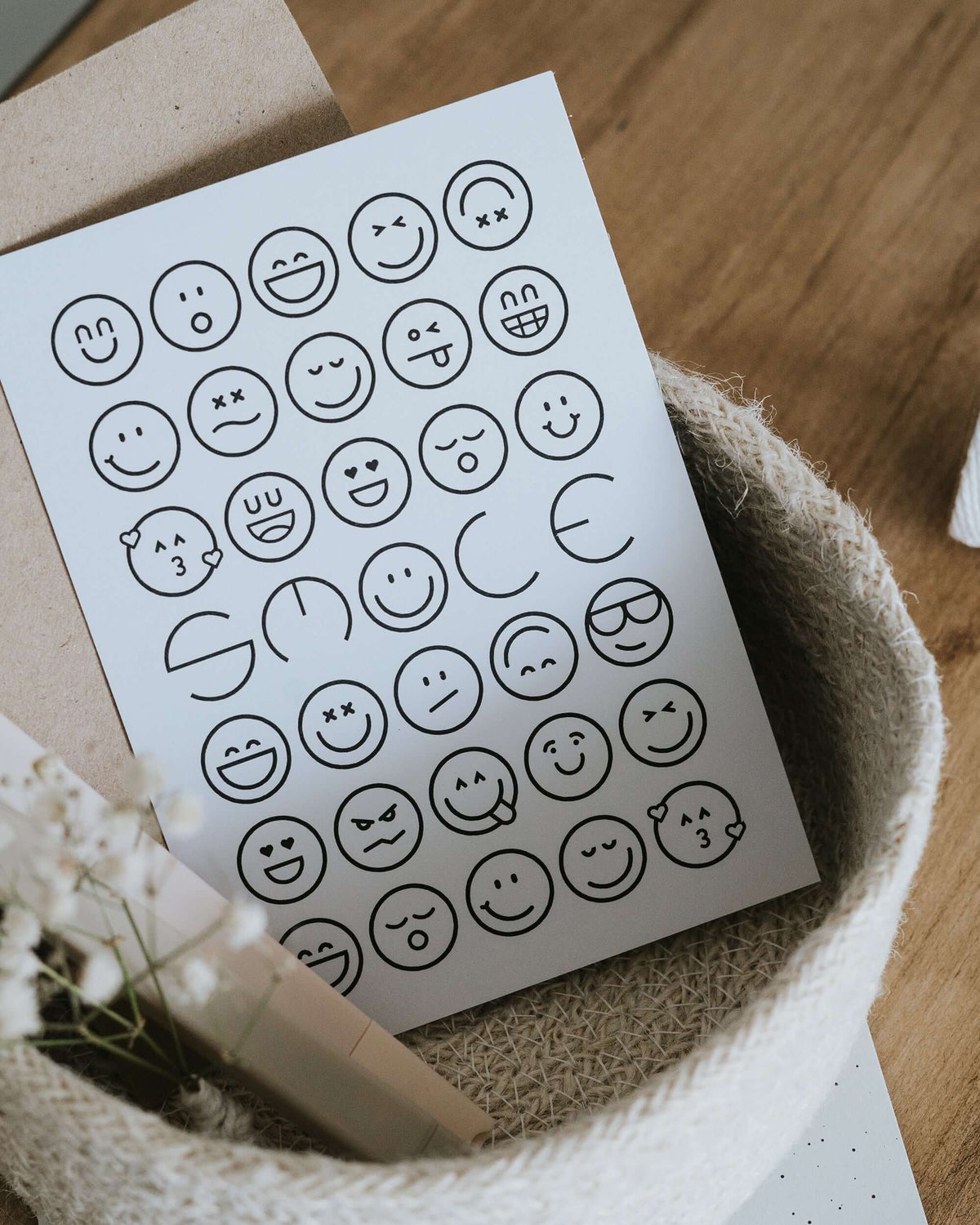 Postkarte mit Spruch und motiv Smile in schwarz weiss