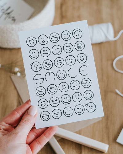 Postkarte mit Spruch und motiv Smile in schwarz weiss