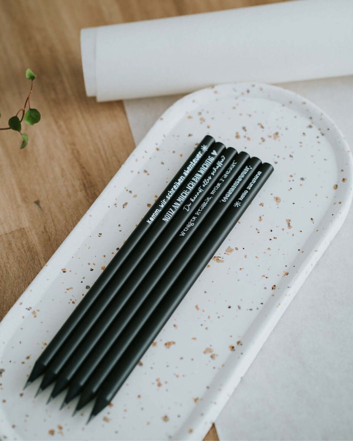 Bleistift mit Spruch oder Motiv Du kannst alles in schwarz weiss