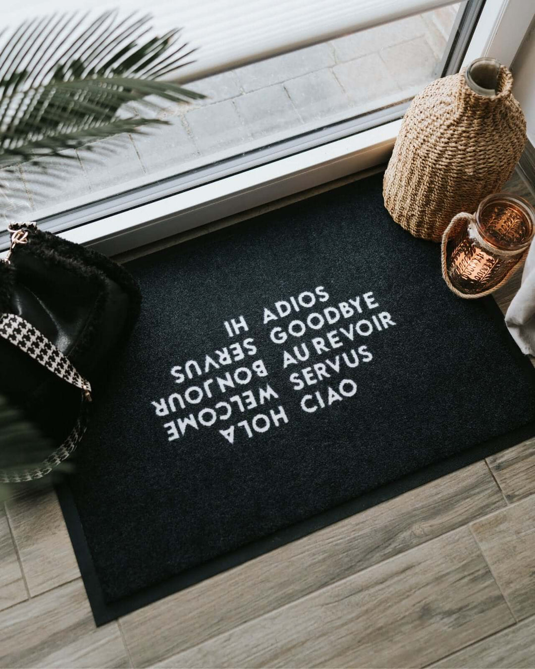 Fussmatte mit Spruch oder Motiv Hi Ciao in schwarz weiss