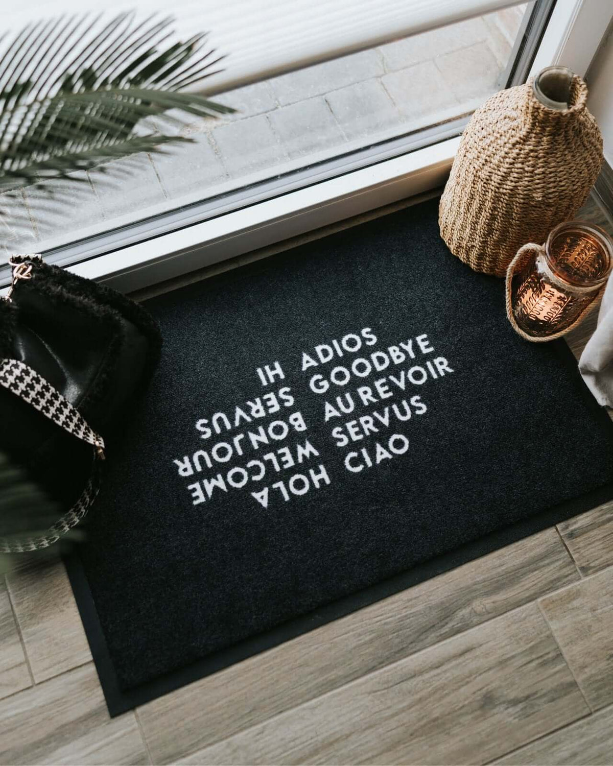 Fussmatte mit Spruch oder Motiv Hi Ciao in schwarz weiss