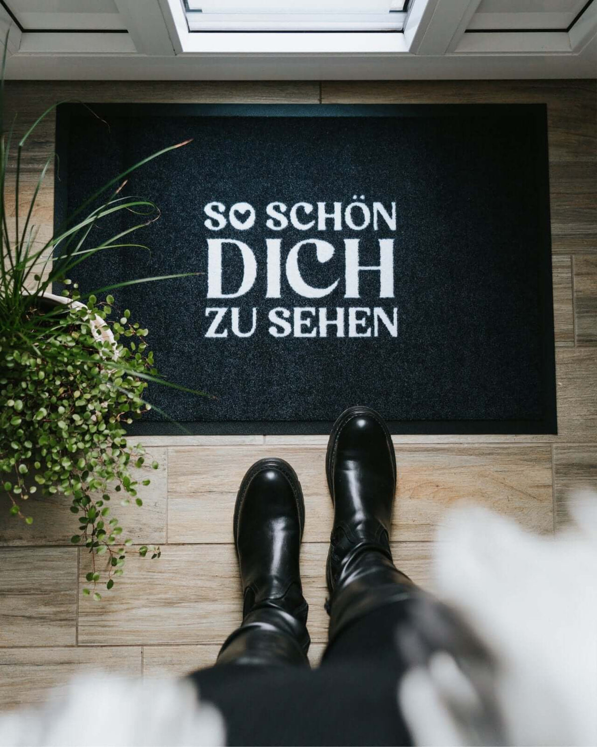 Fussmatte mit Spruch oder Motiv Schön Dich zu sehen in schwarz weiss