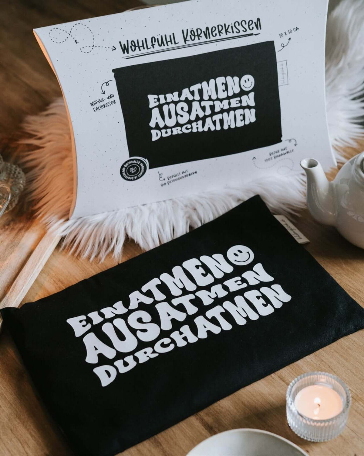 Wärmekissen, Körnerkissen mit Spruch oder Motiv Einatmen Ausatmen in schwarz weiss
