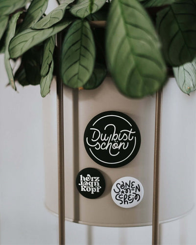 Magnete mit Spruch oder Motiv Du bist schön · groß in schwarz weiss