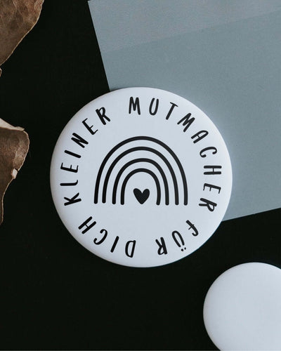 Magnete mit Spruch oder Motiv Kleiner Mutmacher · groß in schwarz weiss