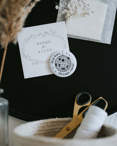 Magnete mit Spruch oder Motiv Das Leben tanzen · groß in schwarz weiss