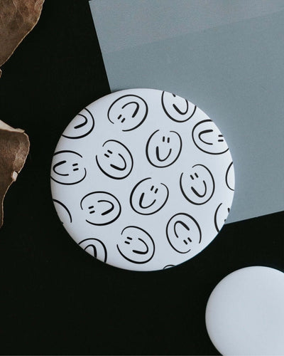 Magnete mit Spruch oder Motiv Smileys · klein in schwarz weiss