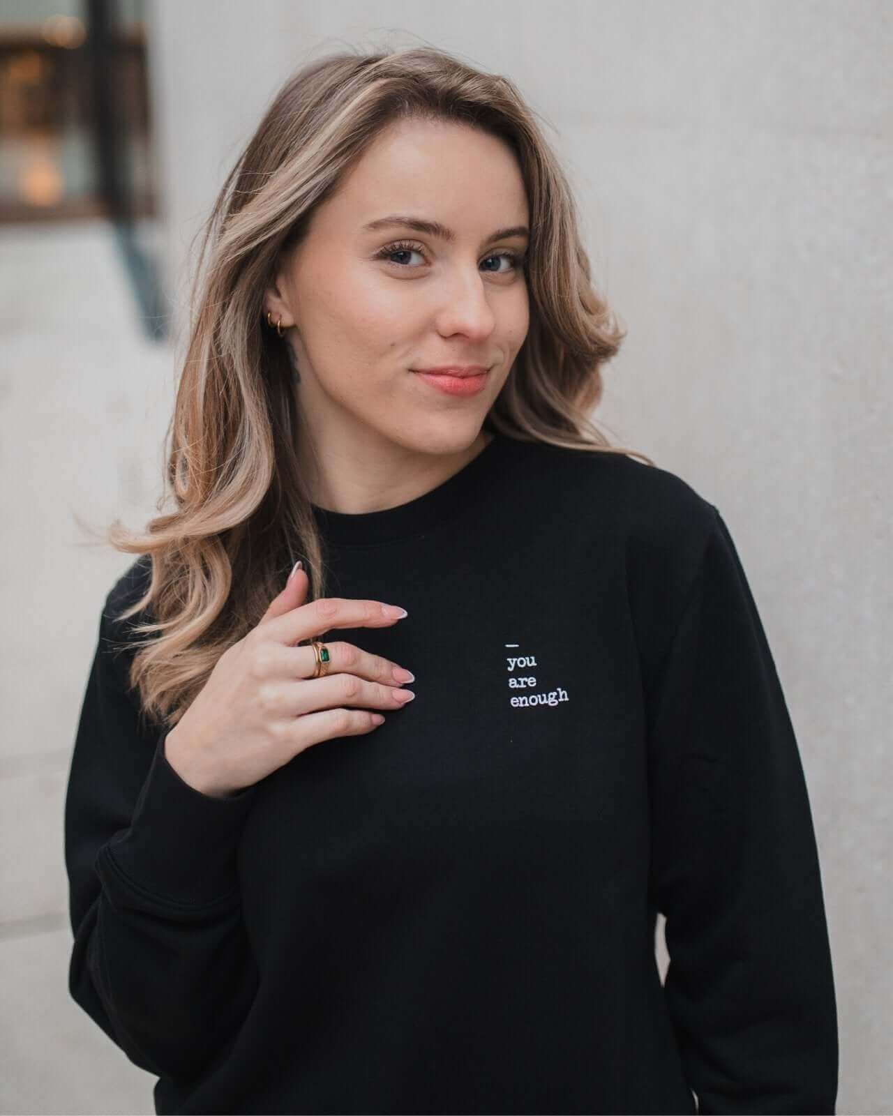Pullover & Hoodie mit Spruch oder Motiv You are enough in schwarz weiss