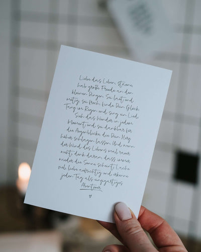 Postkarte mit Spruch und motiv Liebe das Leben in schwarz weiss