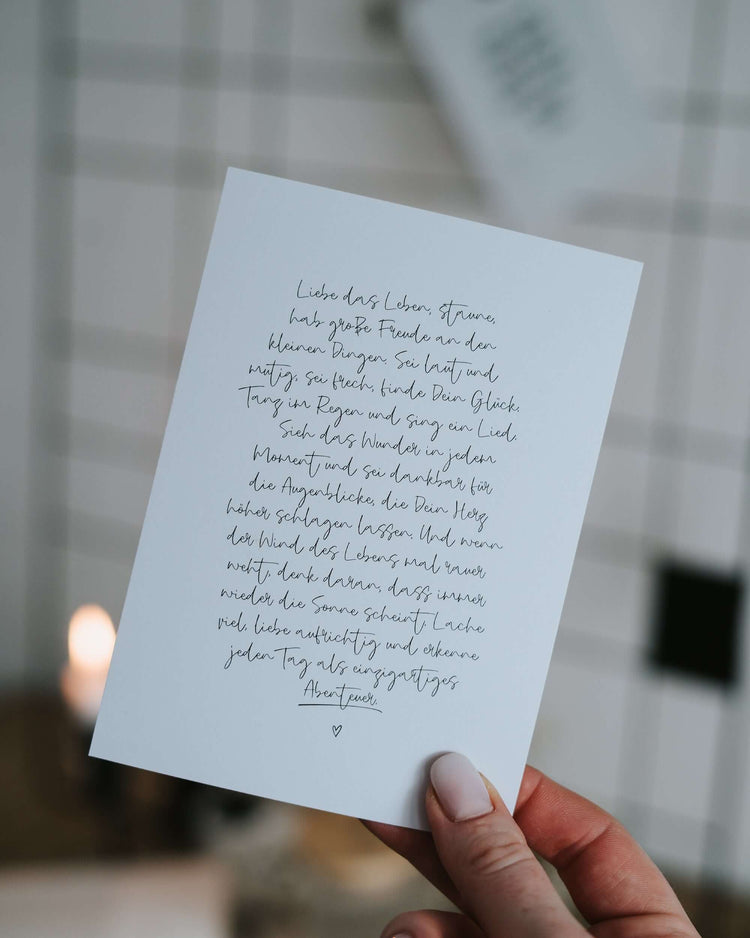 Postkarte mit Spruch und motiv Liebe das Leben in schwarz weiss