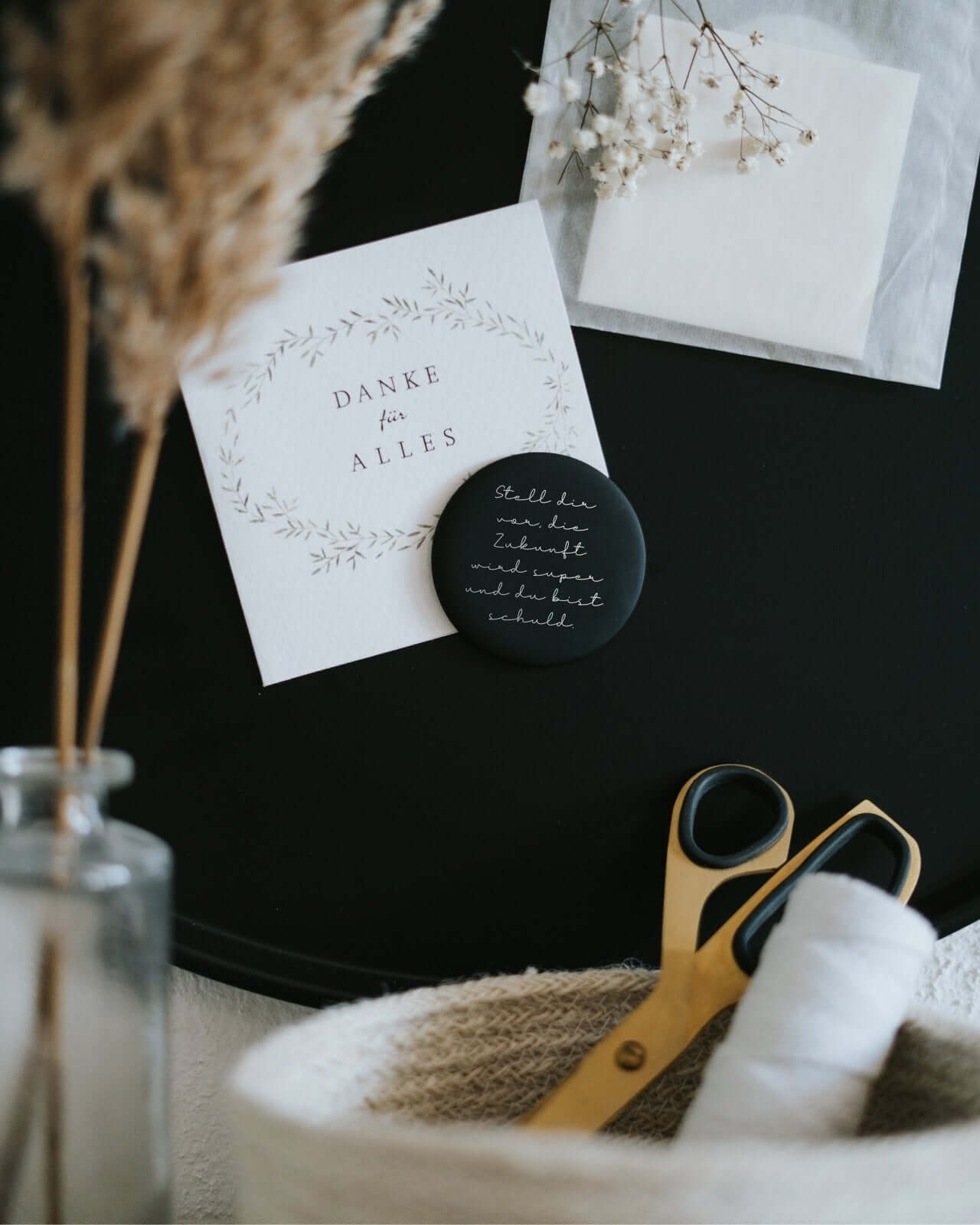 Magnete mit Spruch oder Motiv Die Zukunft wird super · groß in schwarz weiss