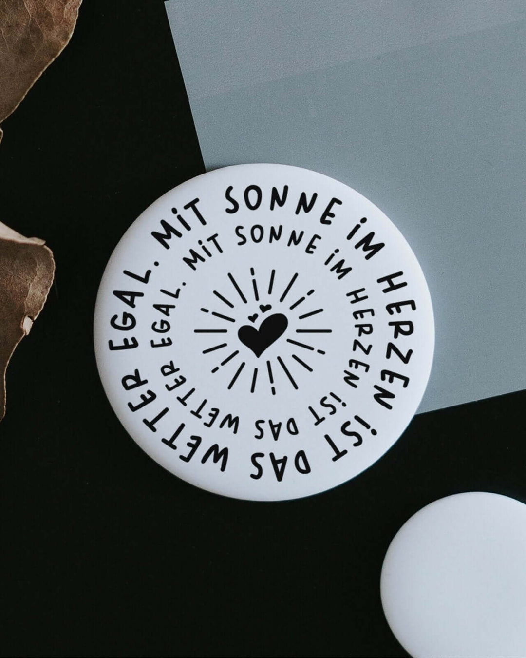 Magnete mit Spruch oder Motiv Sonne im Herzen · groß in schwarz weiss
