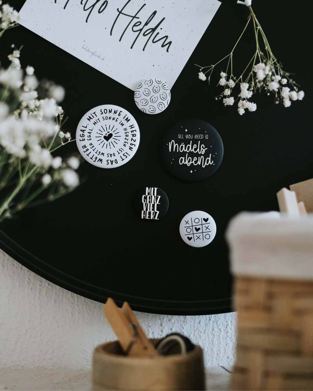 Magnete mit Spruch oder Motiv Sonne im Herzen · groß in schwarz weiss
