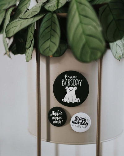 Magnete mit Spruch oder Motiv Happy Bärsday · groß in schwarz weiss
