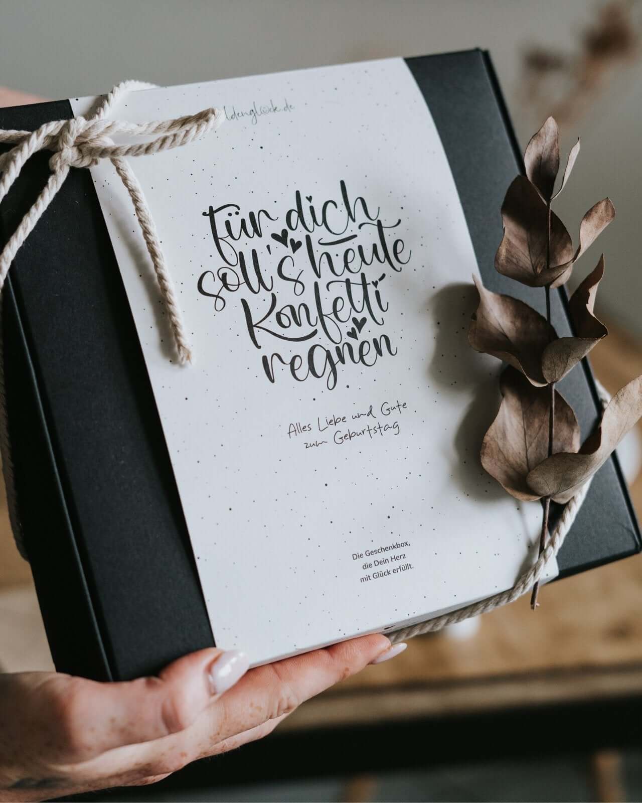 Geschenkbox mit Spruch oder Motiv Geburtstagsbox in schwarz weiss