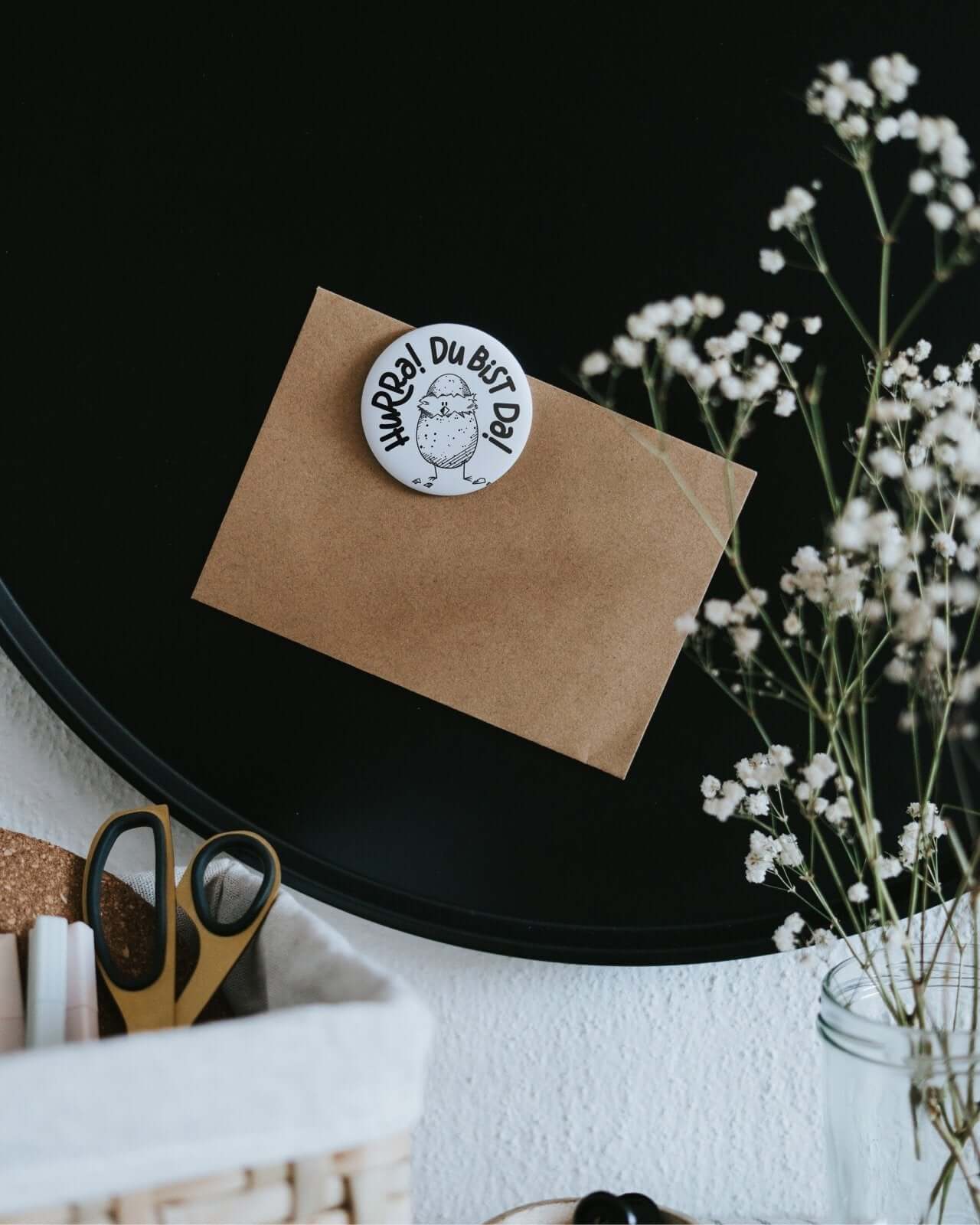 Magnete mit Spruch oder Motiv Hurra du bist da · groß in schwarz weiss