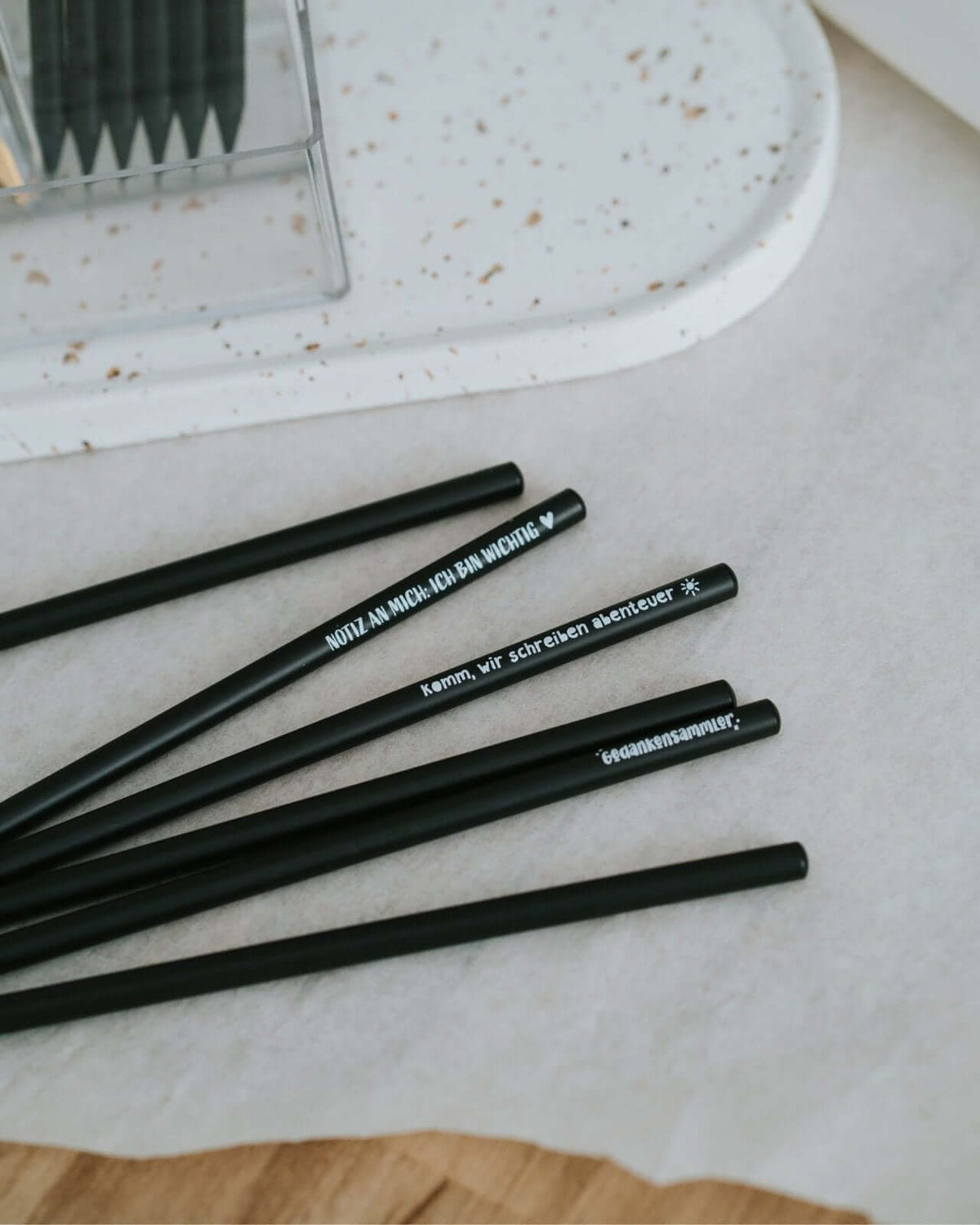 Bleistift mit Spruch oder Motiv Notiz an mich in schwarz weiss