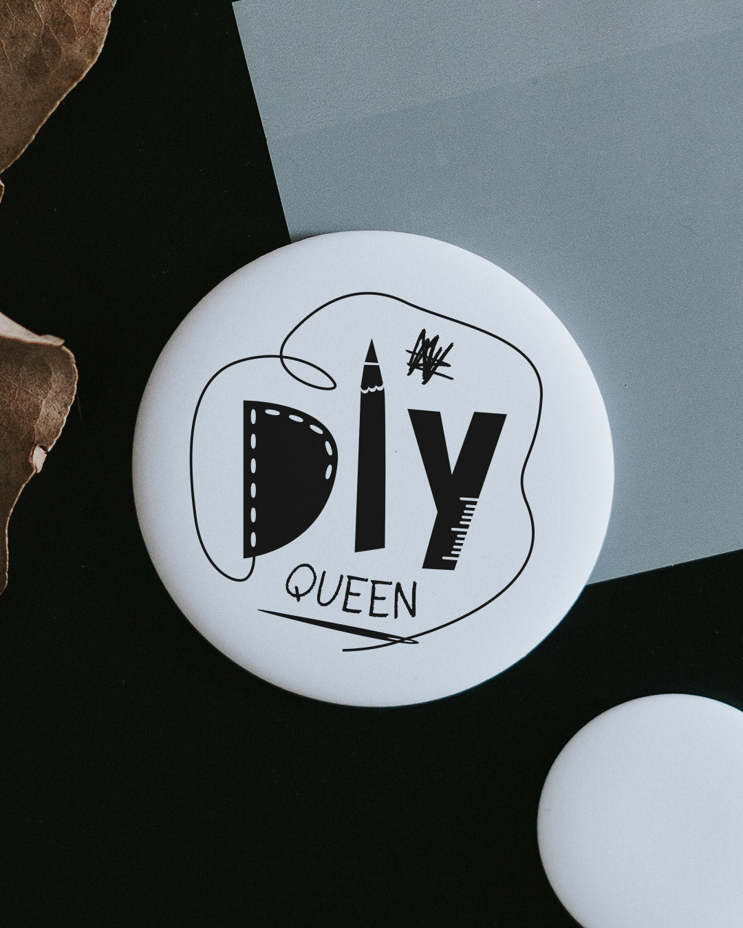 Magnet DIY Queen – großer Kühlschrankmagnet mit herzlichem Spruch als Geschenk