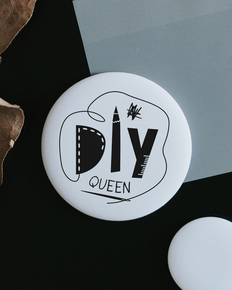 Magnet DIY Queen – großer Kühlschrankmagnet mit herzlichem Spruch als Geschenk