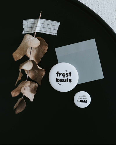 Magnet Frostbeule – großer Kühlschrankmagnet mit charmantem Spruch als Geschenk