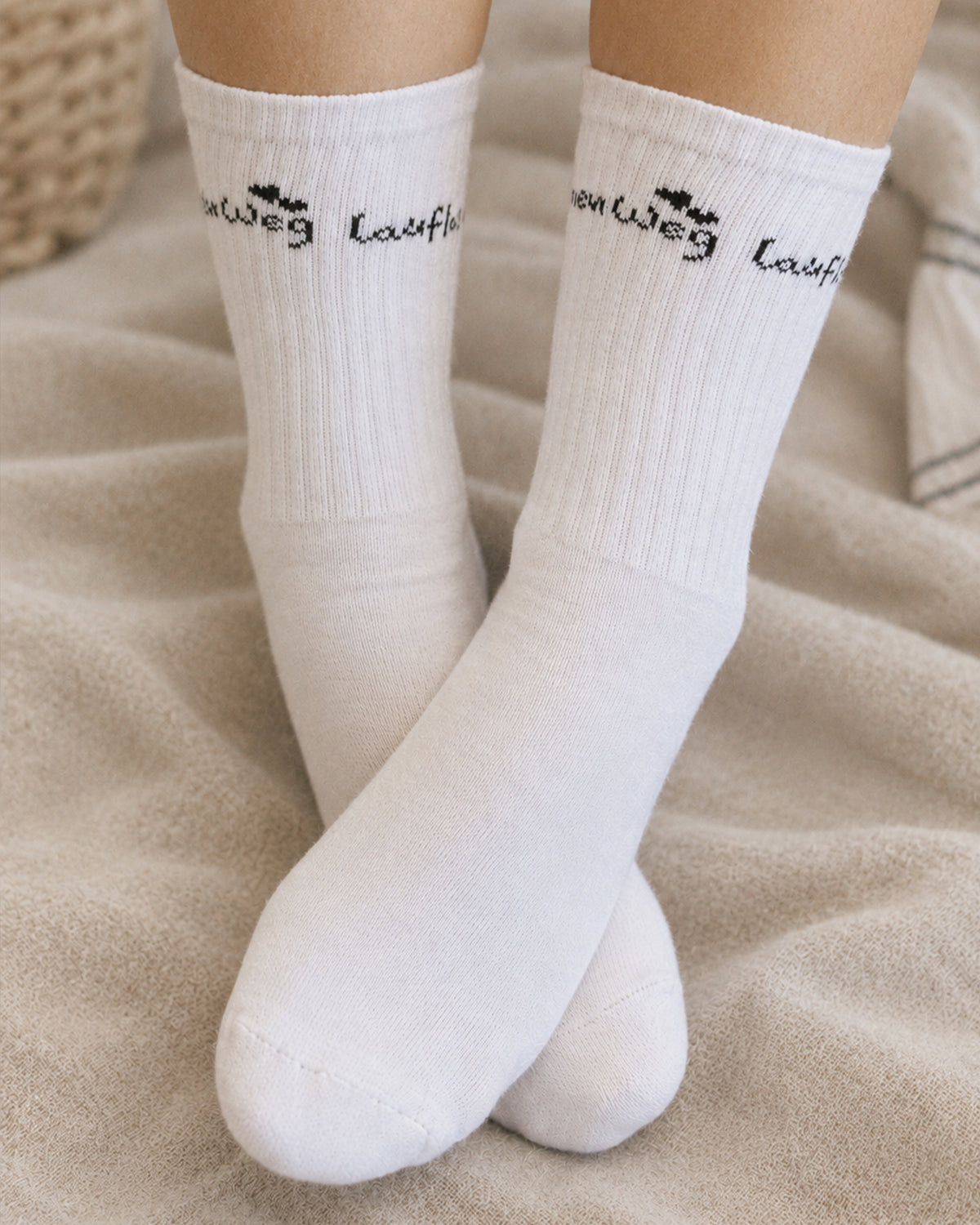 Heldenglück Socken mit dem Spruch "Lauf Los und vertrau deinem Weg"