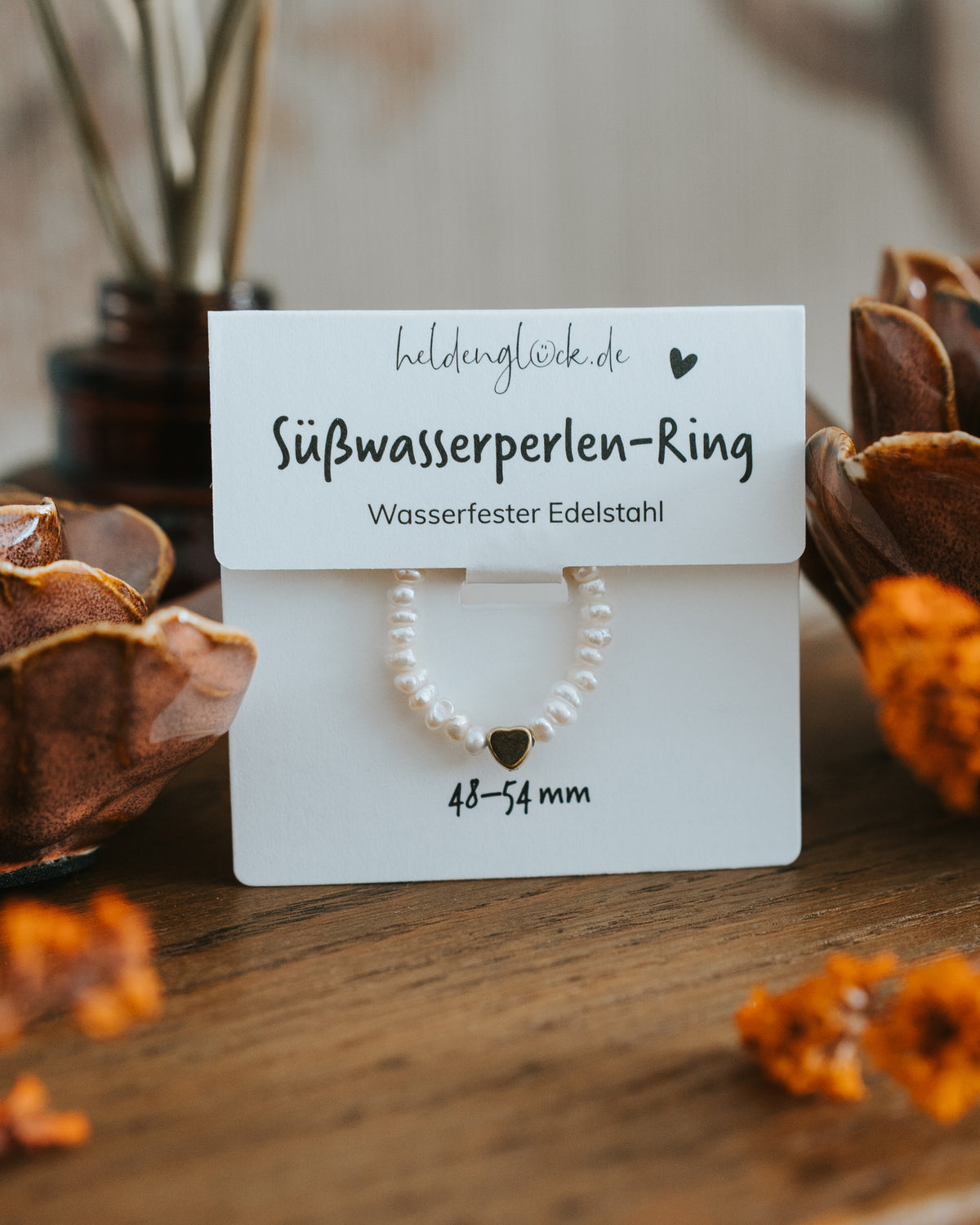 Süßwasserperlen-Ring auf Geschenkkarte – echte Perlen, Größe 48–54 mm.