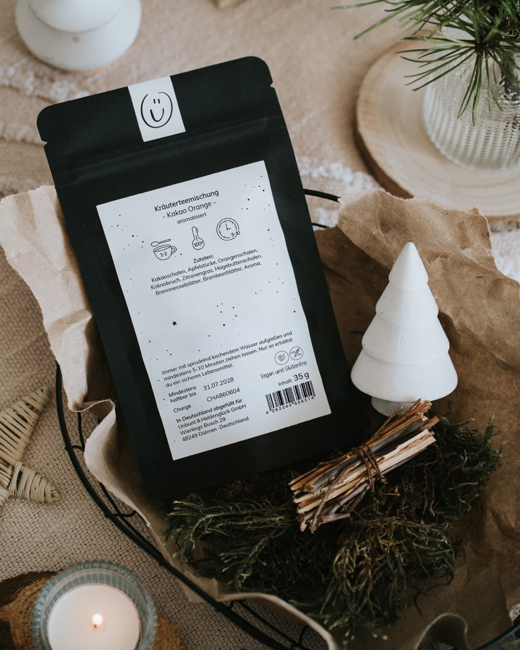 Rückseite der Teepackung „Ein Funken Magie“: Zutaten, Zubereitung, 35 g – vegan und glutenfrei laut Verpackung.