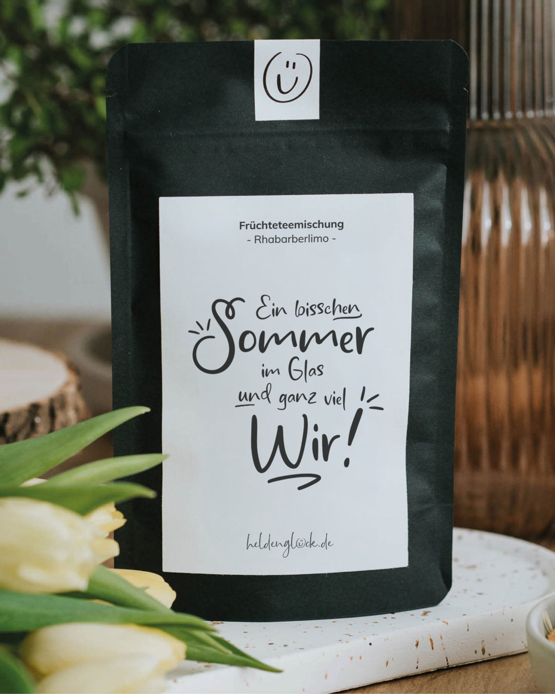 Früchtetee-Verpackung mit sichtbarem Schriftzug