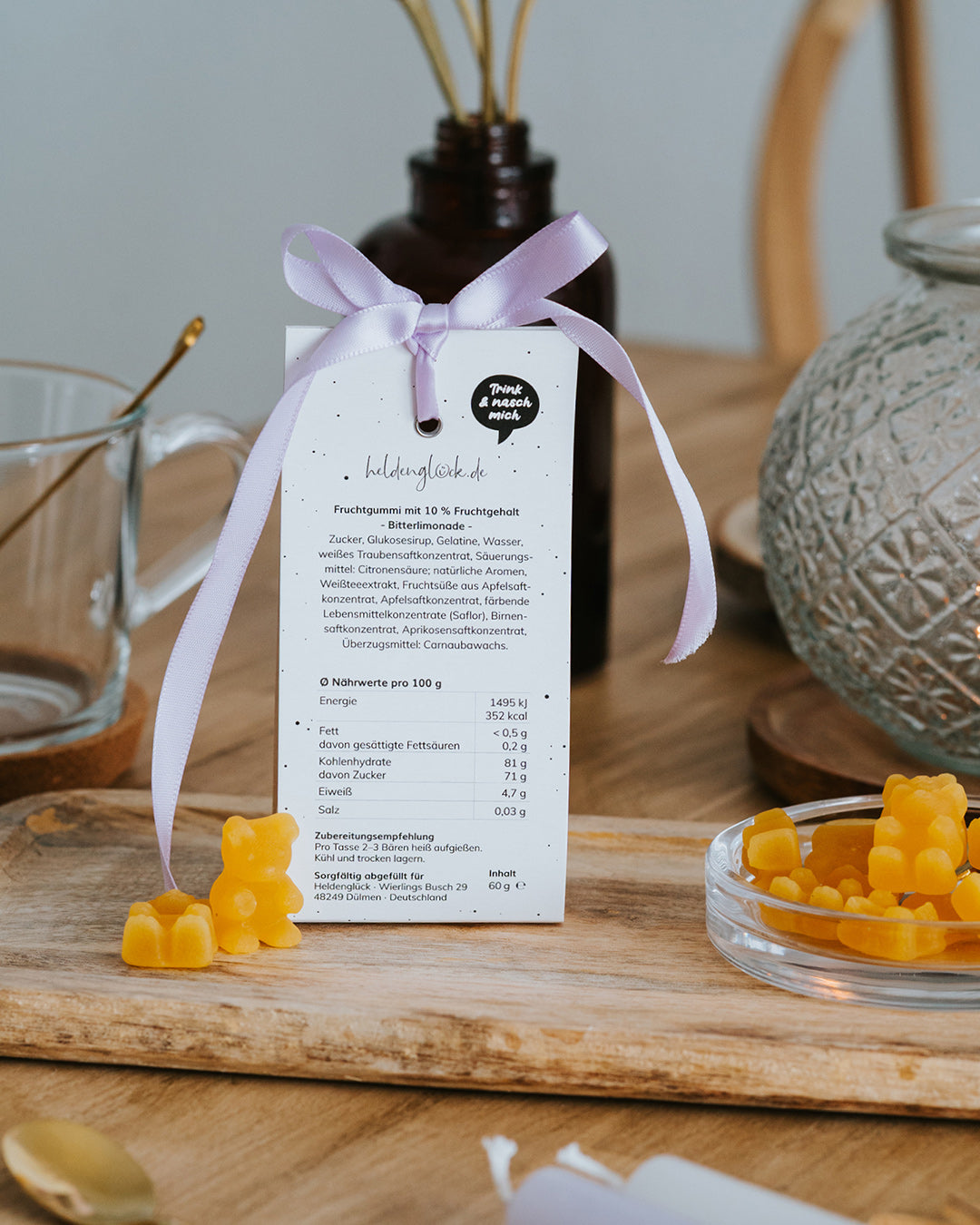Rückseite Teebären Hurra! Wieder ein Jahr schöner: Zutaten, Bitterlimonade, 60 g in der Tüte.