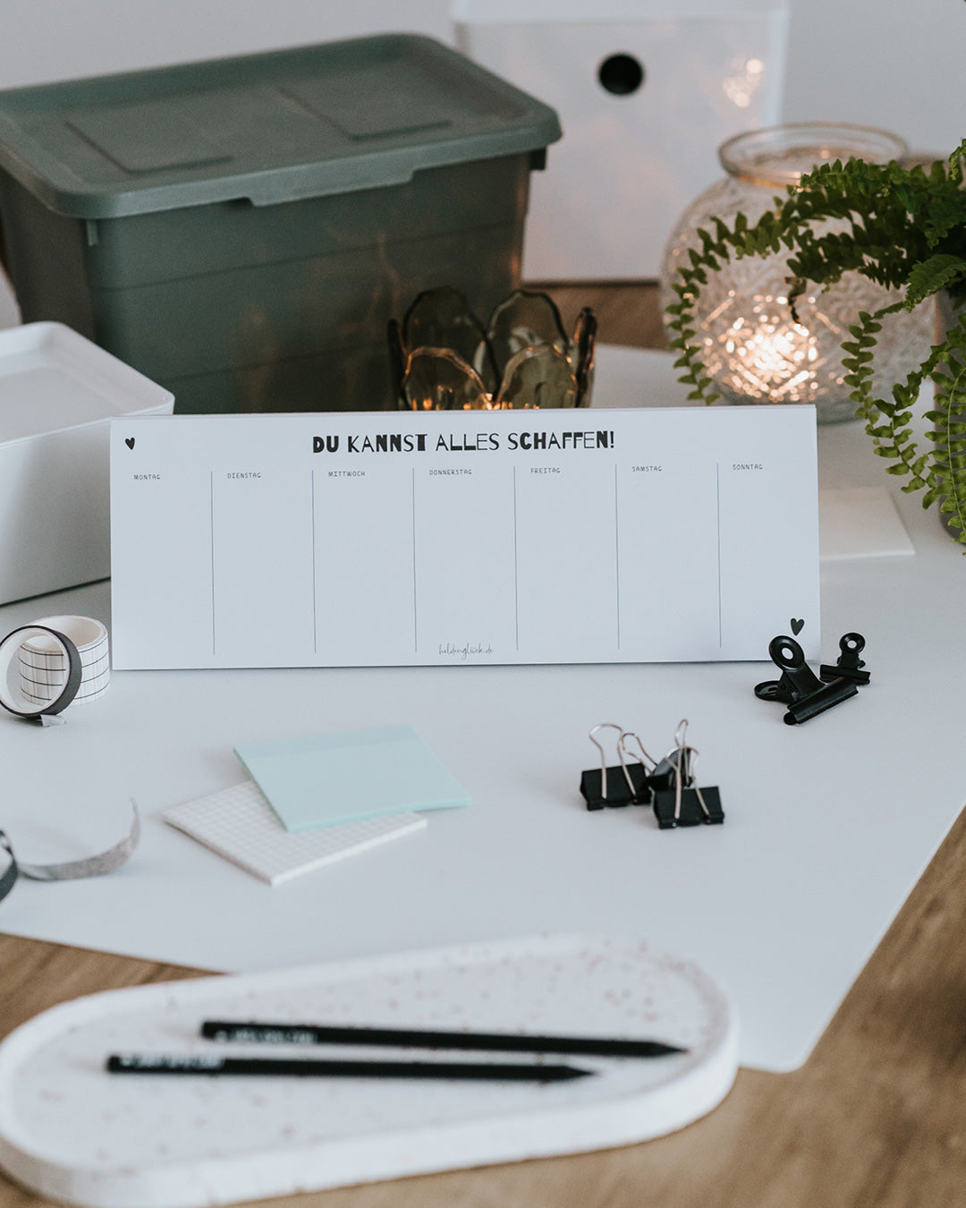 Wochenplaner „Du kannst alles schaffen!" am Arbeitsplatz – viel Platz für Termine, To-dos und Notizen