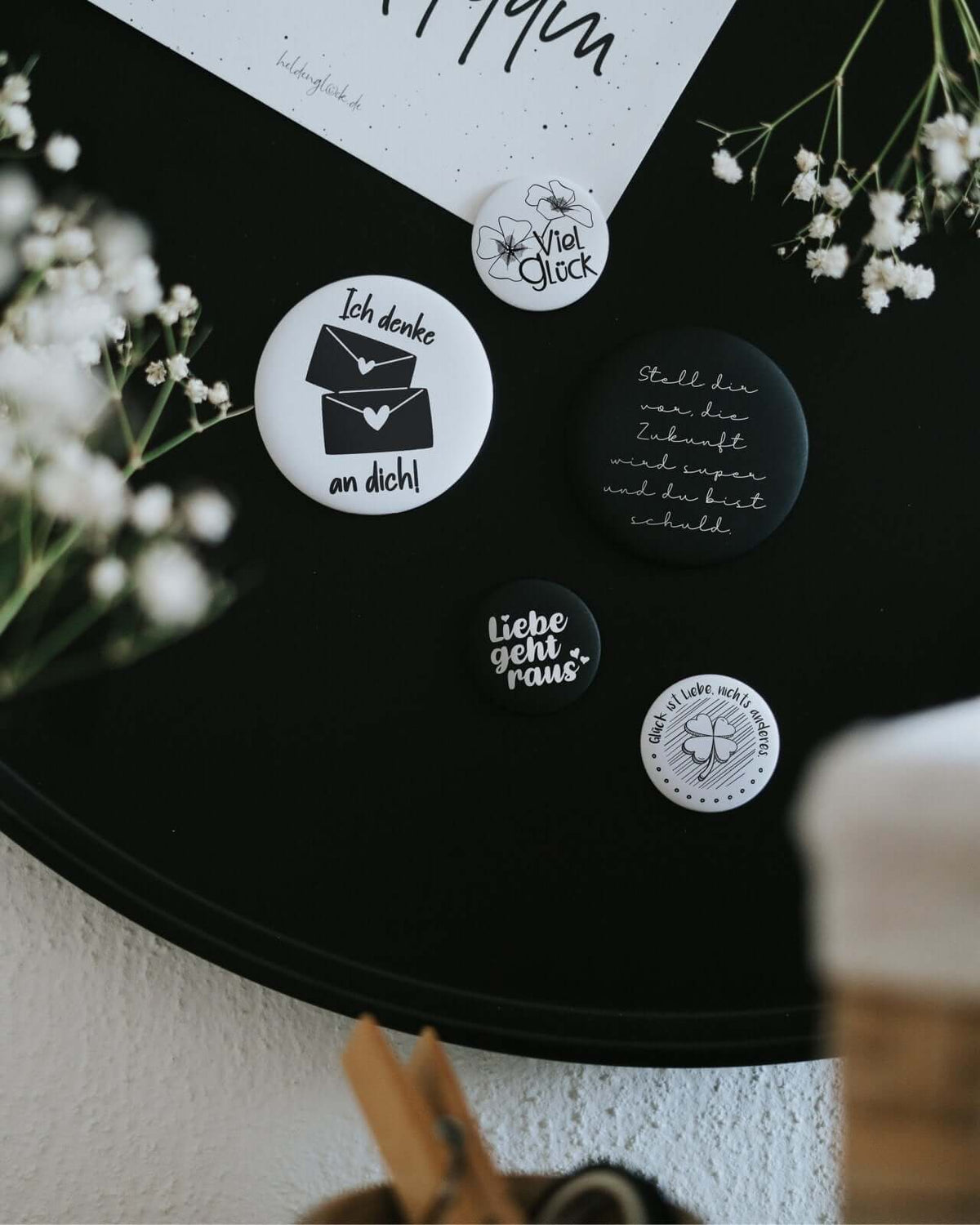 Magnete mit Spruch oder Motiv Viel Glück · klein in schwarz weiss