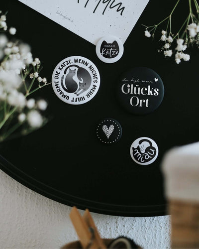 Magnete mit Spruch oder Motiv Naschkatze · klein in schwarz weiss