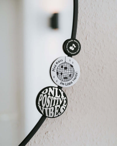 Magnete mit Spruch oder Motiv Musik läuft · klein in schwarz weiss