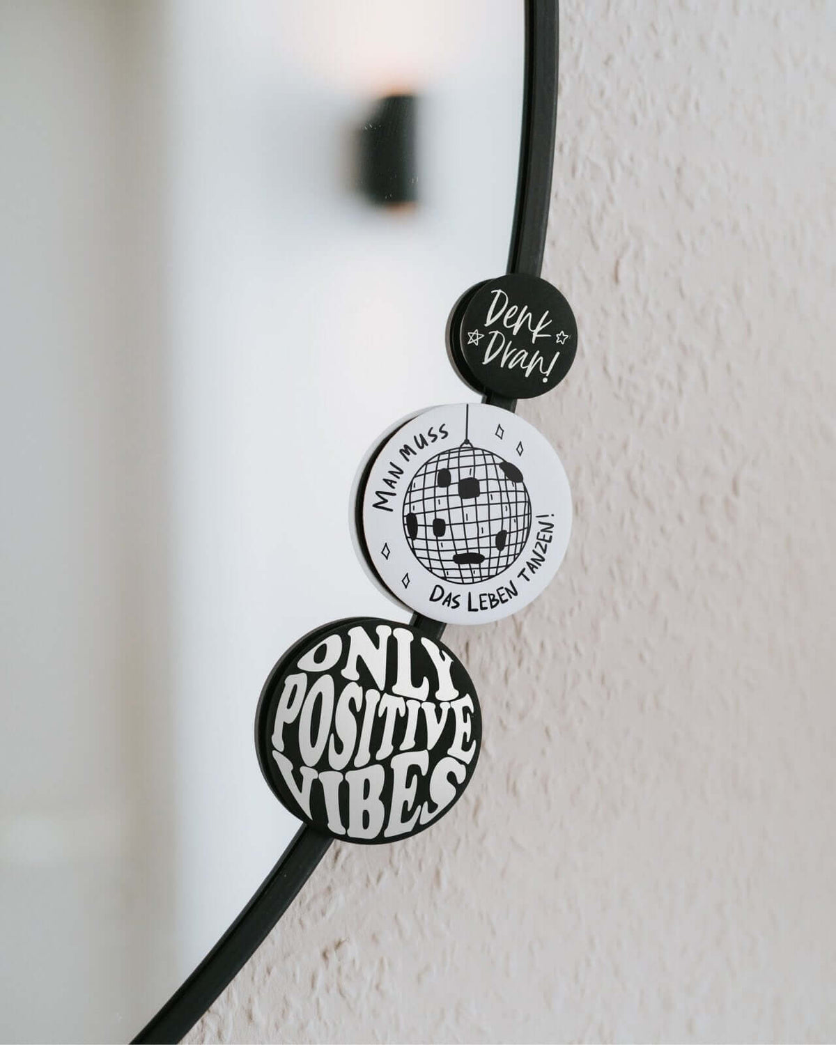 Magnete mit Spruch oder Motiv Denk dran · klein in schwarz weiss