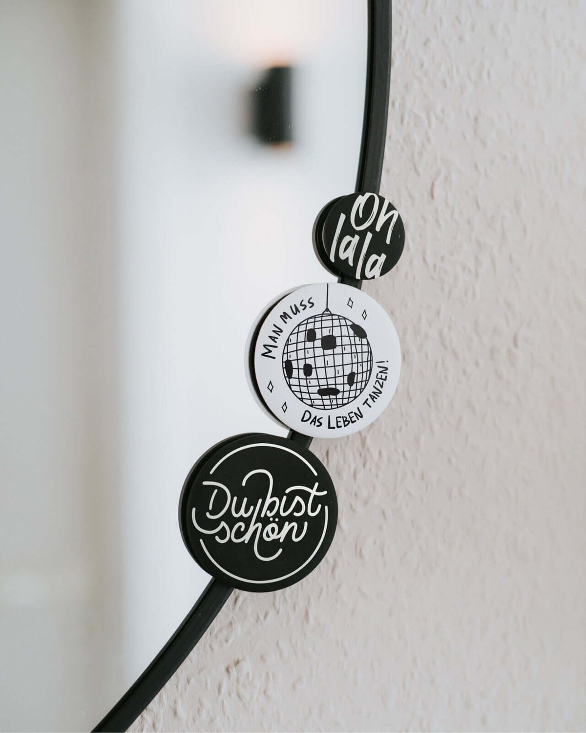 Magnete mit Spruch oder Motiv Ohlala · klein in schwarz weiss