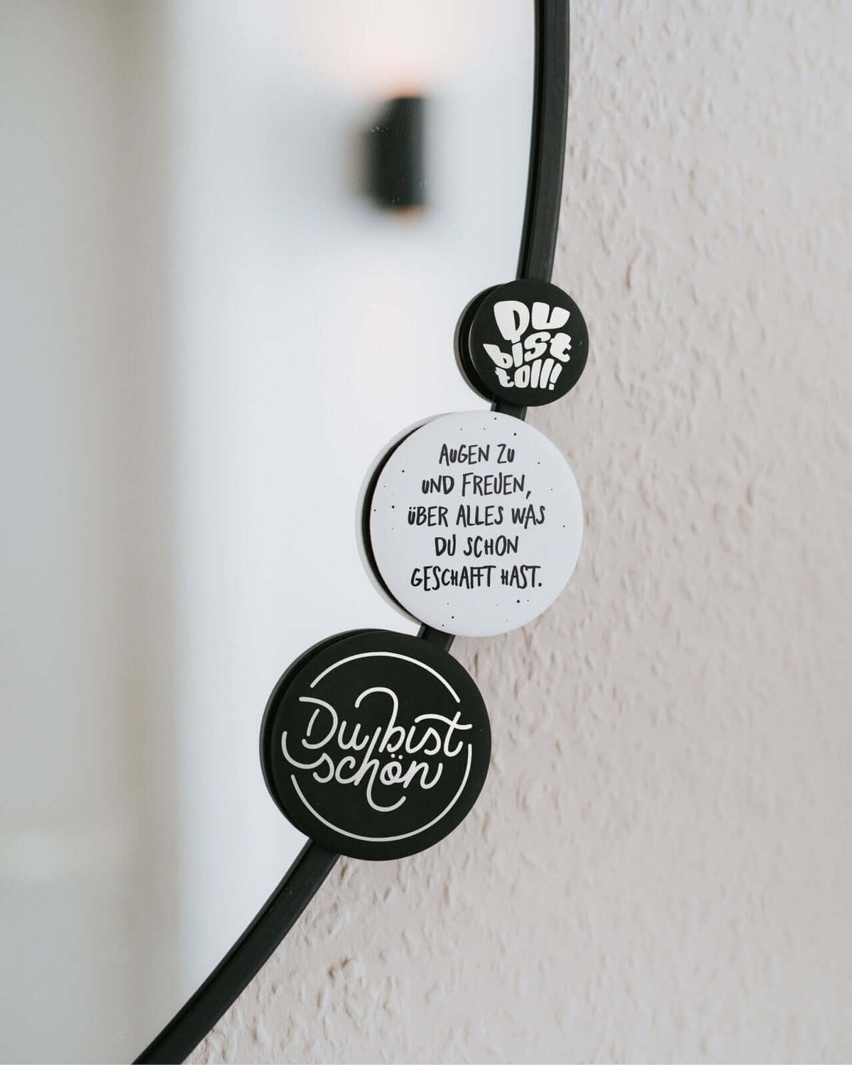 Magnete mit Spruch oder Motiv Du bist toll · klein in schwarz weiss