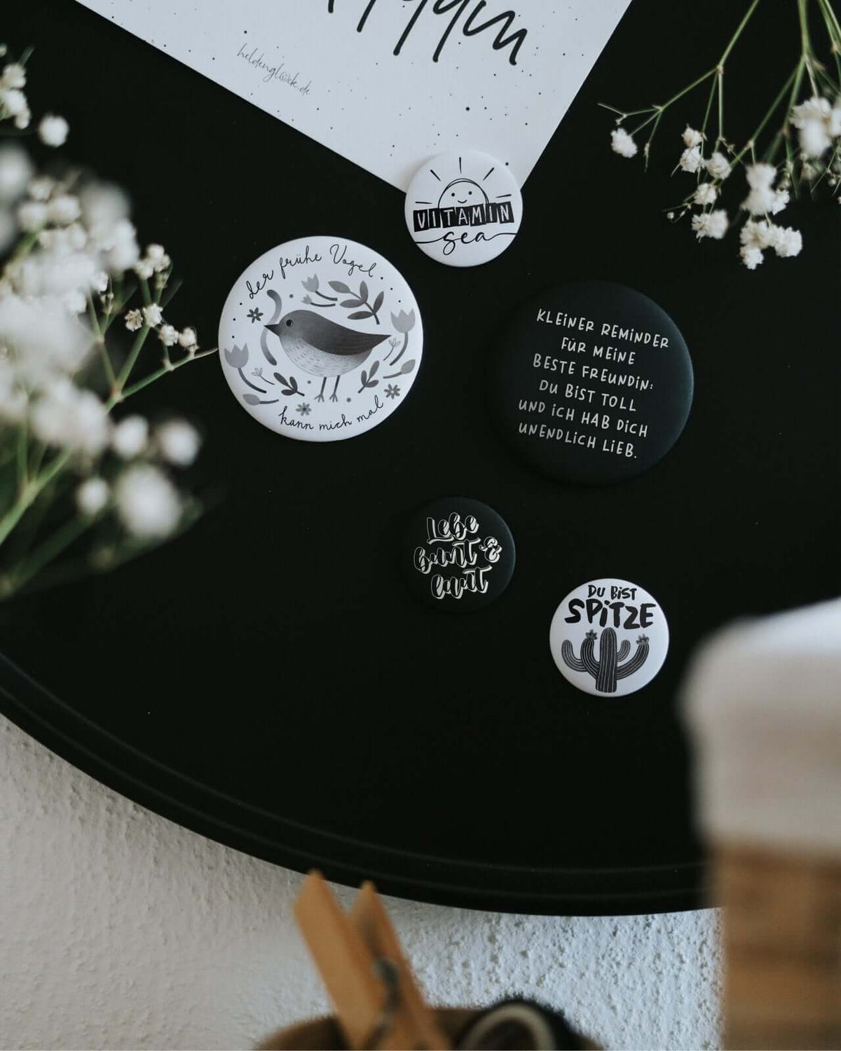 Magnete mit Spruch oder Motiv Du bist spitze · klein in schwarz weiss