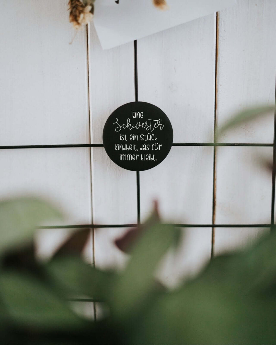 Magnete mit Spruch oder Motiv Eine Schwester · klein in schwarz weiss