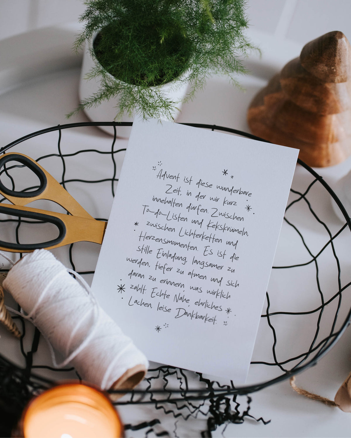 Schlichte Adventskarte im modernen Design – kleiner Gruß zum Runterkommen und Durchatmen im Dezember.