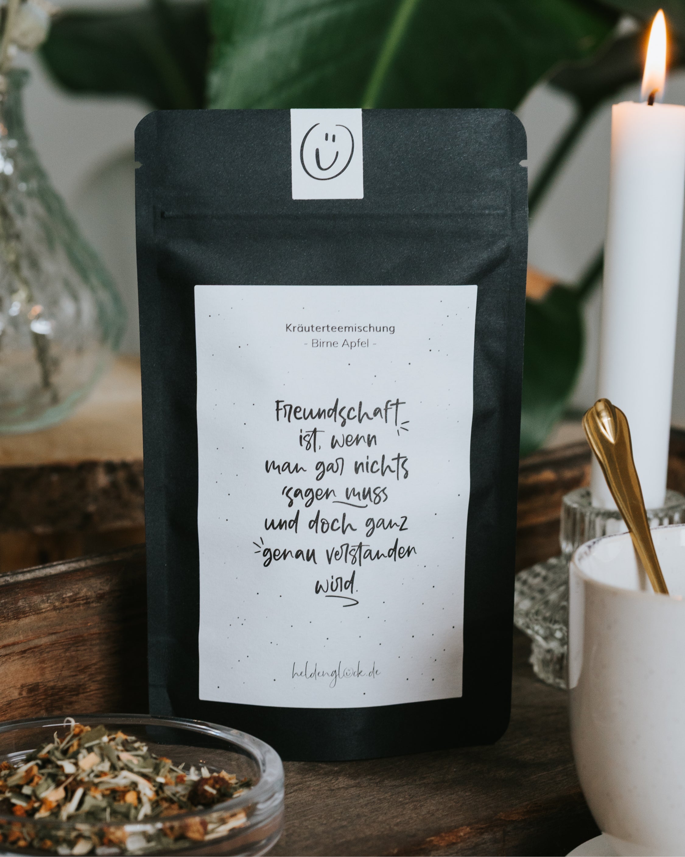 Kräutertee „Birne Apfel“ mit dem Spruch „Freundschaft ist, wenn man gar nichts sagen muss“ – sanft, fruchtig und wohltuend