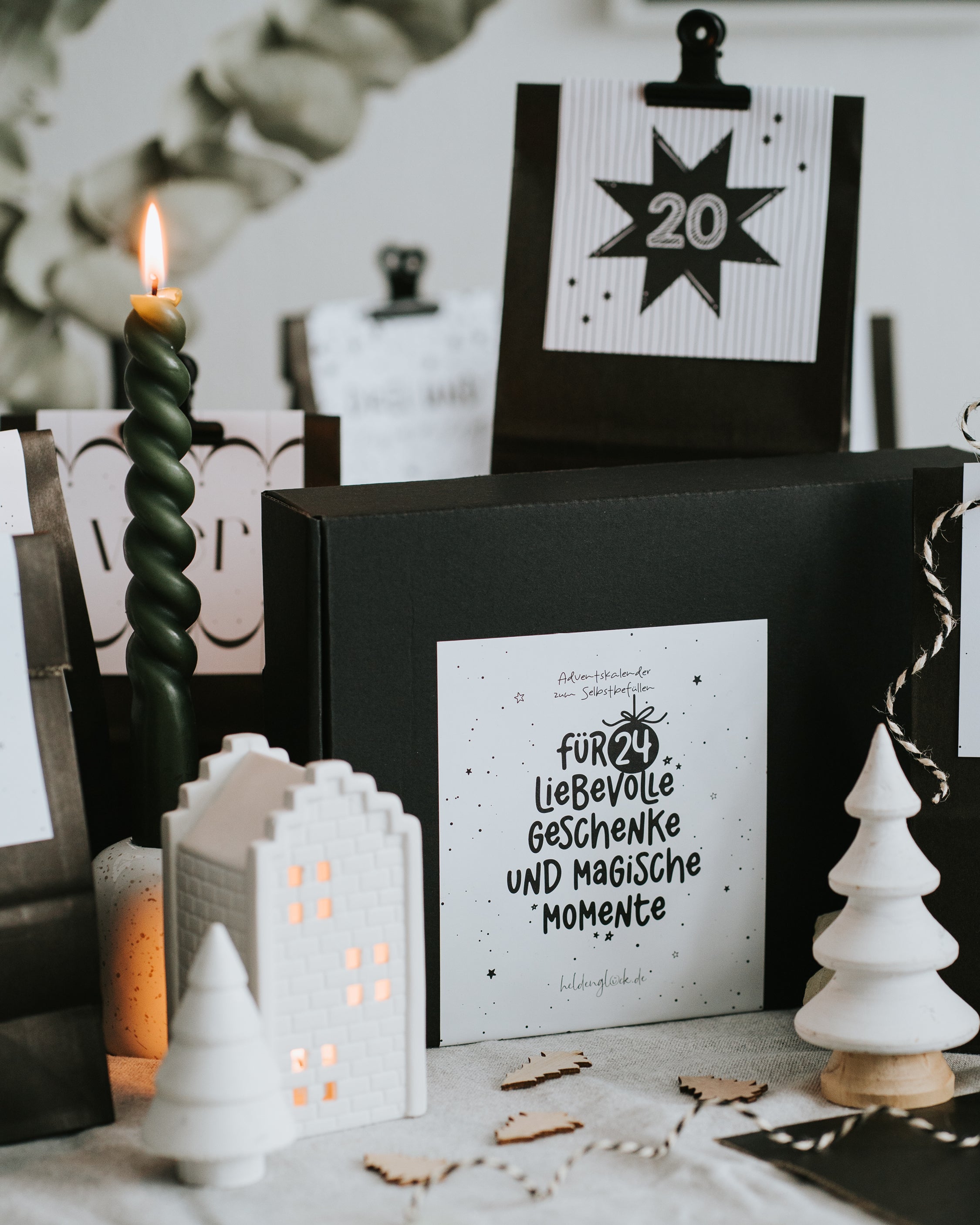 Stilvoller Kalender im klaren Design – mit viel Raum für deine eigenen Geschenkideen.