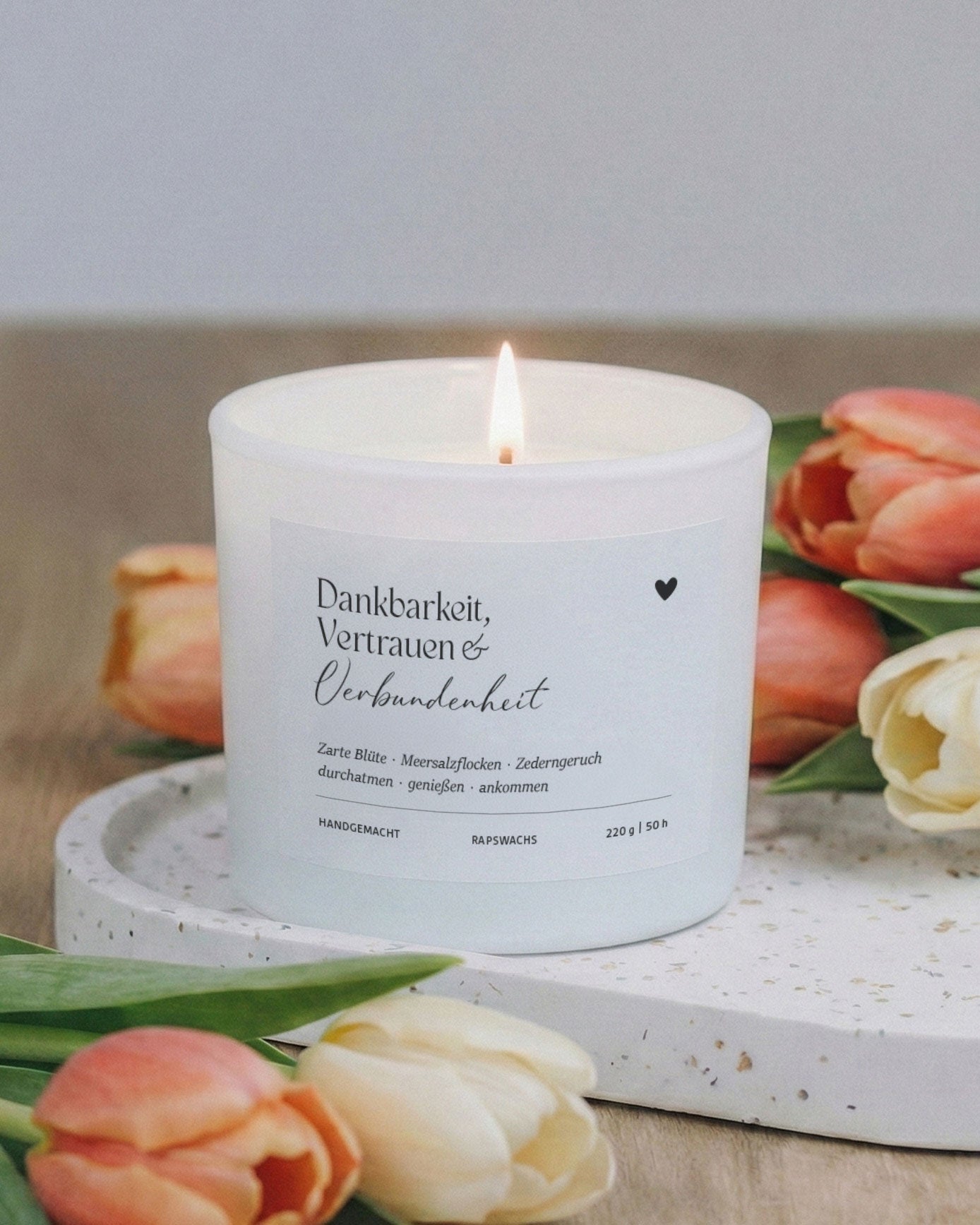 Duftkerze mit salziger Brise und frischer Minze – erinnert an Freiheit und Sonne